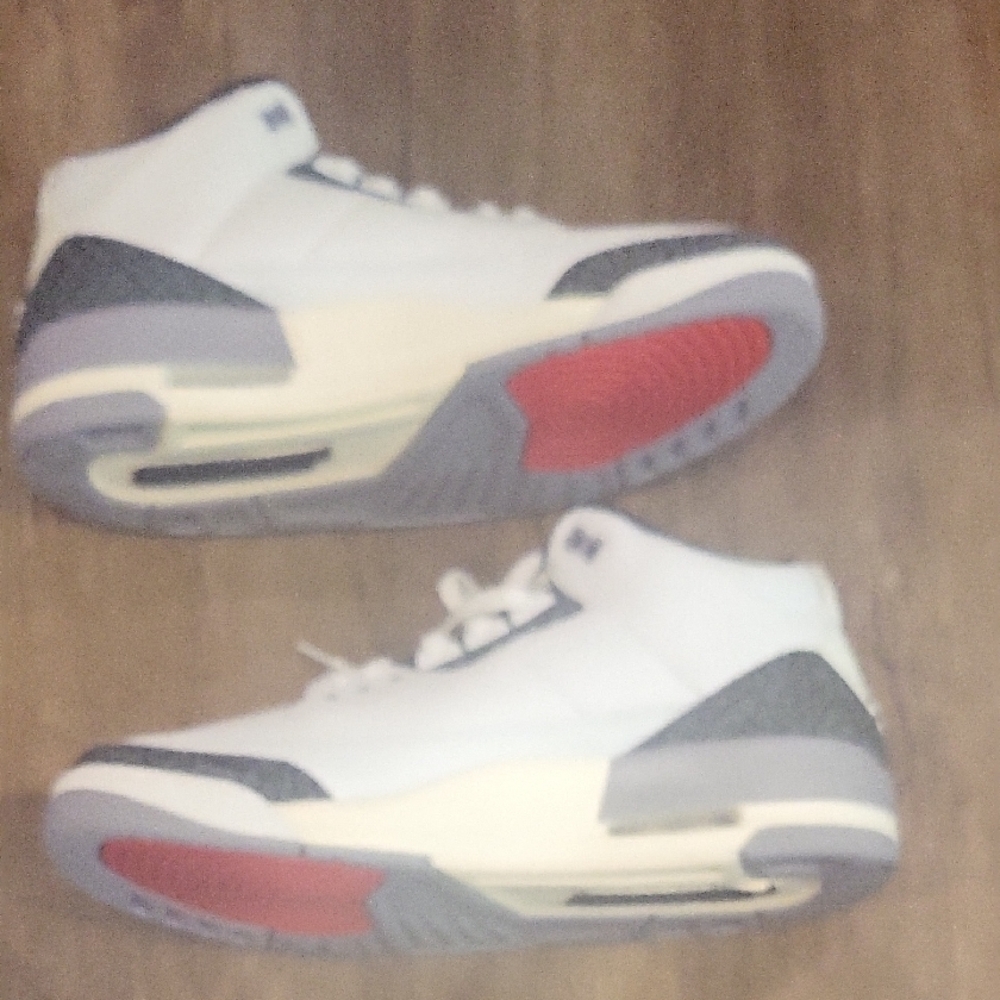 Jordan 3 Retro Cement Grey - Picture 5 of 9